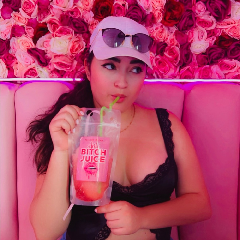 Meet your Posher, Esmeralda